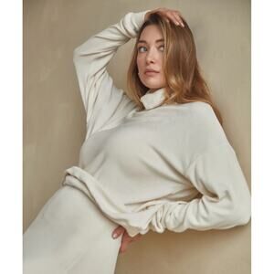 Klassy Network Turtleneck Oversized Sweater Brami Cream Womens Size Small